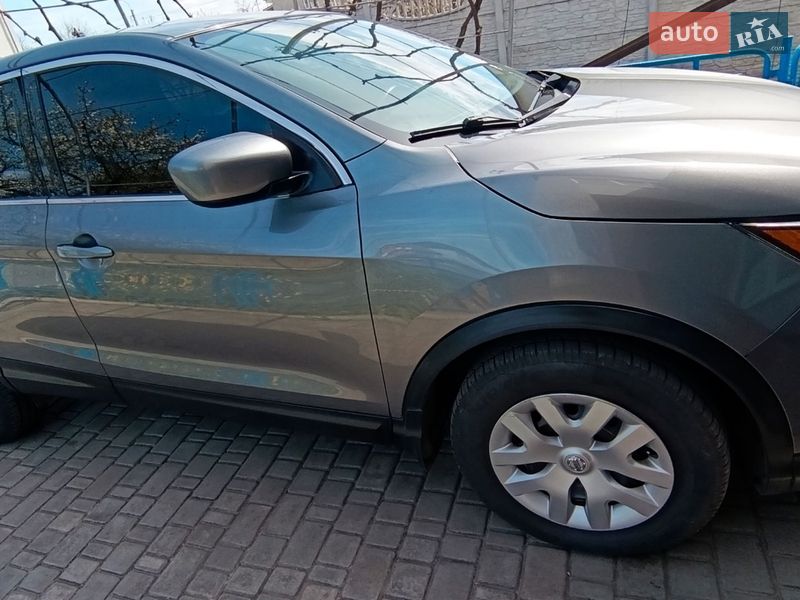 Фото Nissan Rogue Sport з оголошення AUTO.RIA