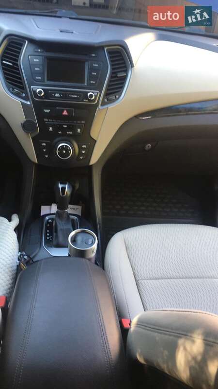 Фото Hyundai Santa FE з оголошення AUTO.RIA