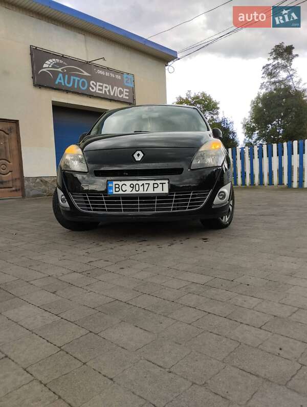 Фото Renault Grand Scenic з оголошення AUTO.RIA