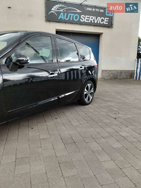 Фото Renault Grand Scenic з оголошення AUTO.RIA