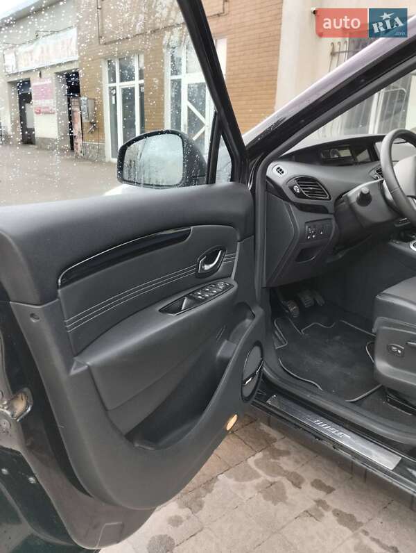 Фото Renault Grand Scenic з оголошення AUTO.RIA