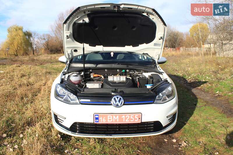 Фото Volkswagen e-Golf з оголошення AUTO.RIA