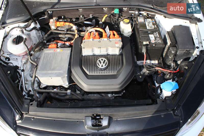 Фото Volkswagen e-Golf з оголошення AUTO.RIA