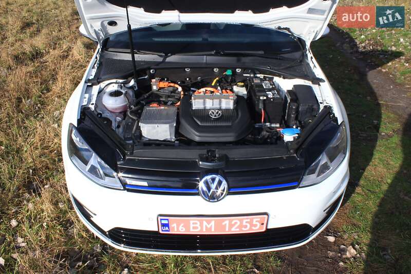 Фото Volkswagen e-Golf з оголошення AUTO.RIA