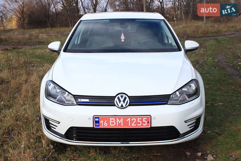 Фото Volkswagen e-Golf з оголошення AUTO.RIA