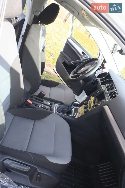 Фото Volkswagen e-Golf з оголошення AUTO.RIA