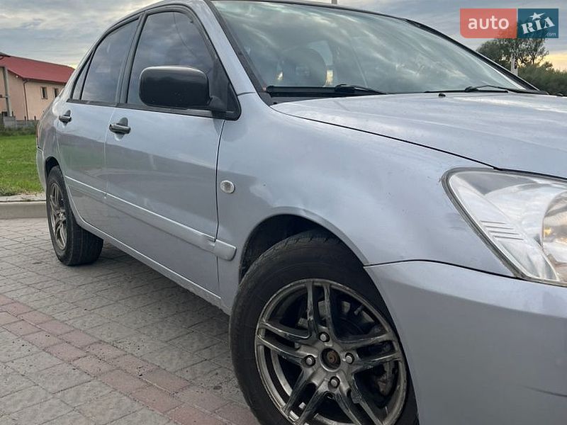 Фото Mitsubishi Lancer з оголошення AUTO.RIA