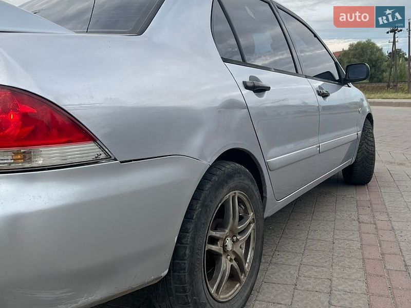 Фото Mitsubishi Lancer з оголошення AUTO.RIA