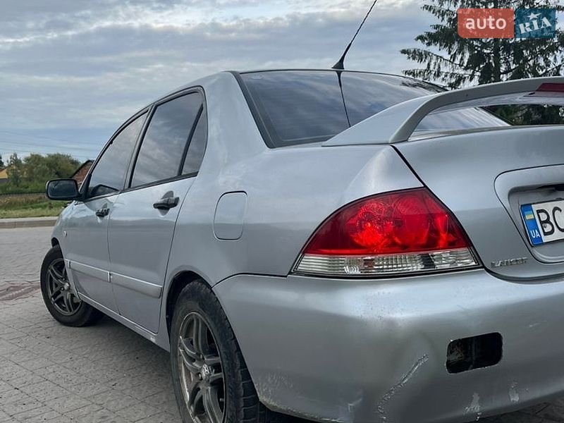 Фото Mitsubishi Lancer з оголошення AUTO.RIA