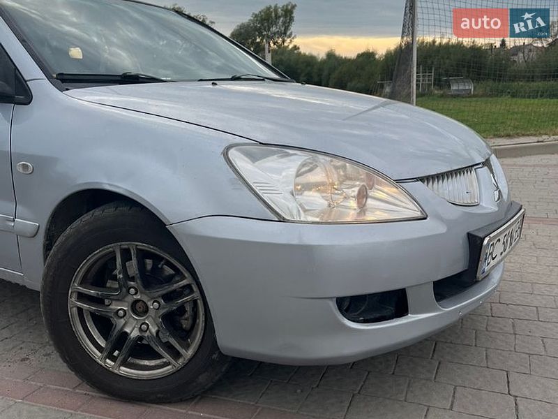 Фото Mitsubishi Lancer з оголошення AUTO.RIA
