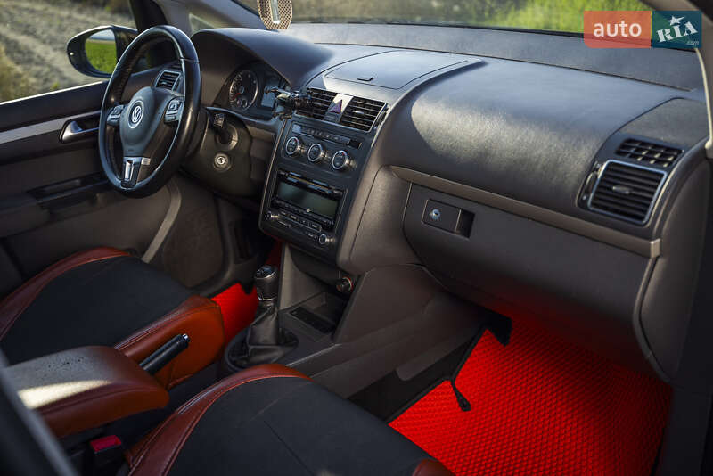 Фото Volkswagen Touran з оголошення AUTO.RIA