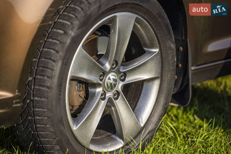 Фото Volkswagen Touran з оголошення AUTO.RIA