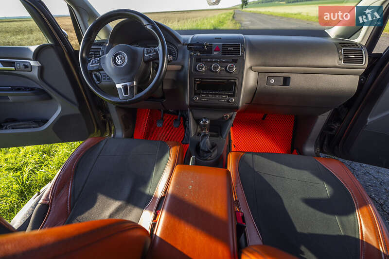 Фото Volkswagen Touran з оголошення AUTO.RIA