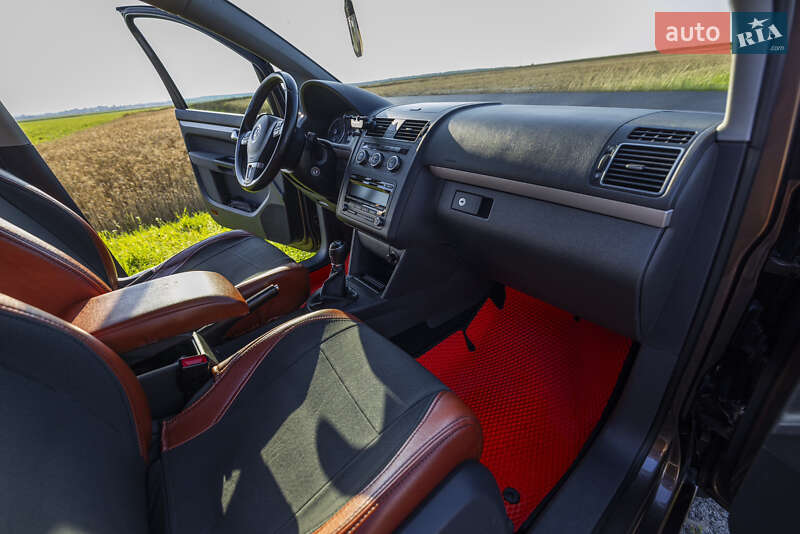 Фото Volkswagen Touran з оголошення AUTO.RIA