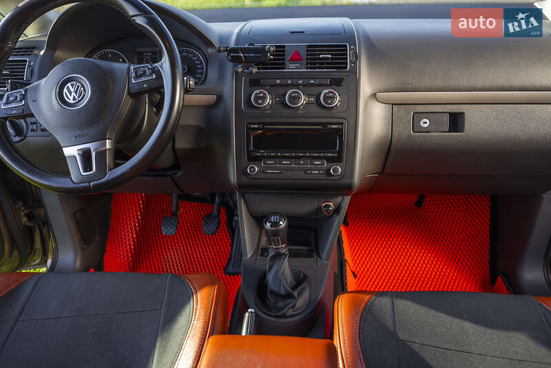 Фото Volkswagen Touran з оголошення AUTO.RIA
