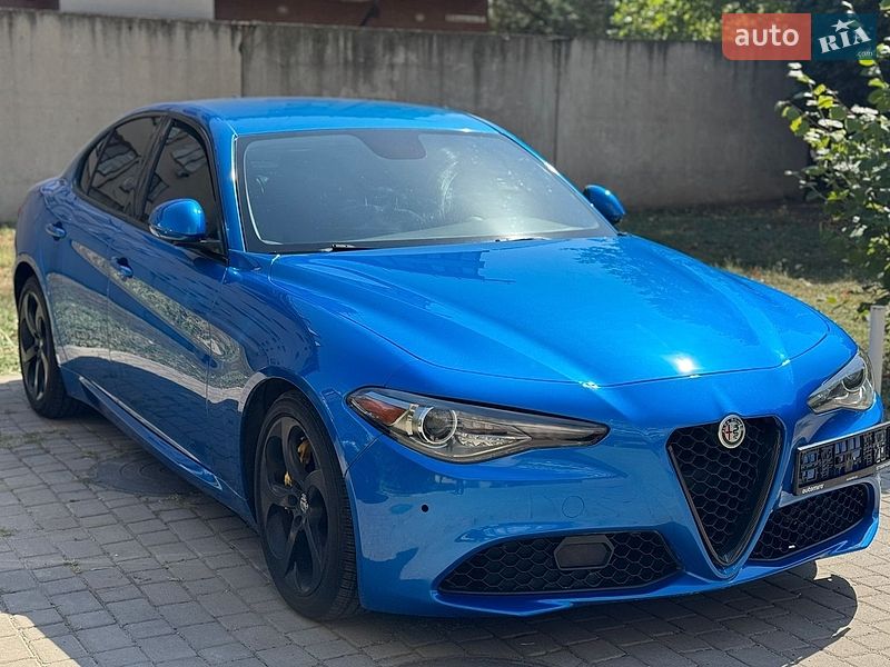 Фото Alfa Romeo Giulia з оголошення AUTO.RIA