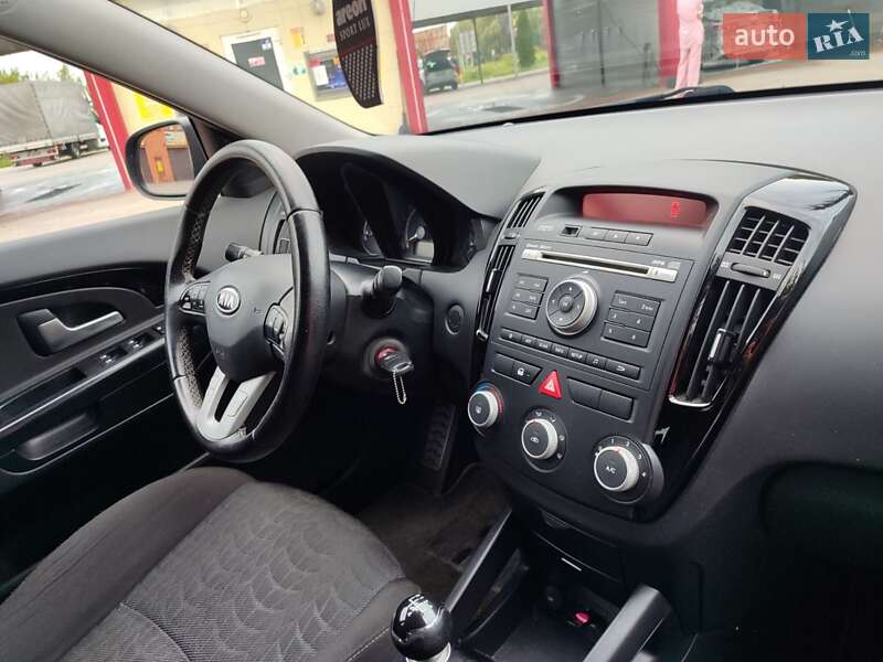 Фото Kia Ceed з оголошення AUTO.RIA