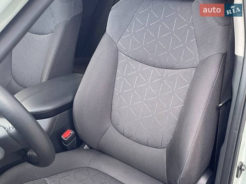 Фото Toyota RAV4 з оголошення AUTO.RIA