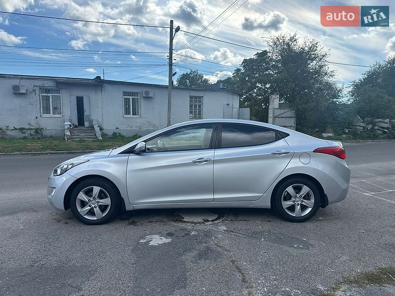 Фото Hyundai Elantra з оголошення AUTO.RIA