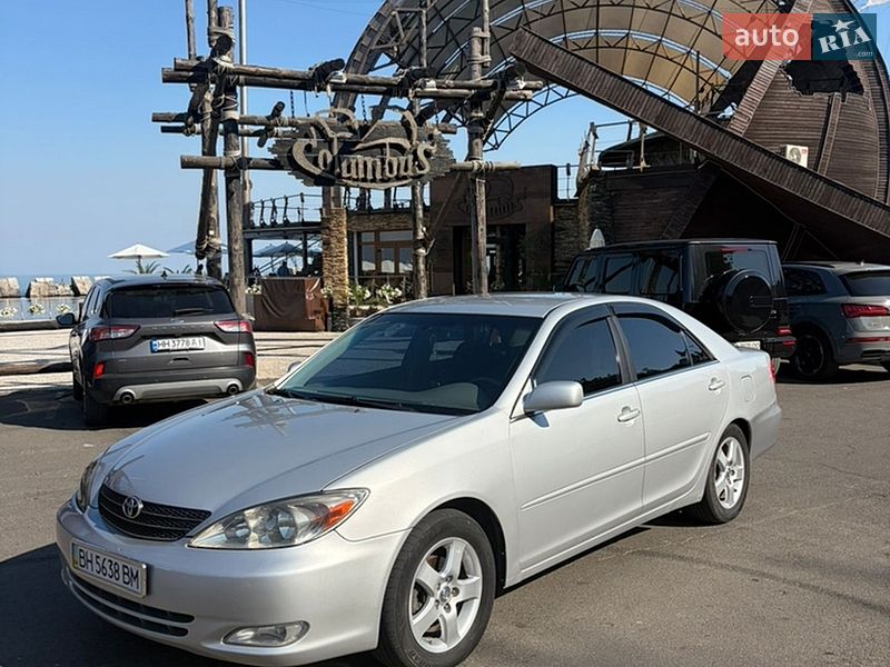Фото Toyota Camry з оголошення AUTO.RIA