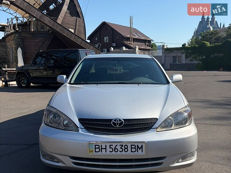 Фото Toyota Camry з оголошення AUTO.RIA