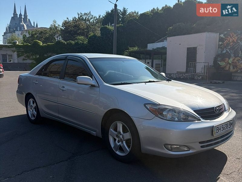 Фото Toyota Camry з оголошення AUTO.RIA