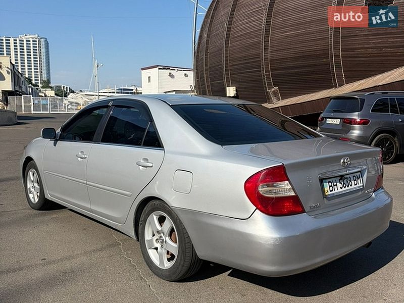 Фото Toyota Camry з оголошення AUTO.RIA