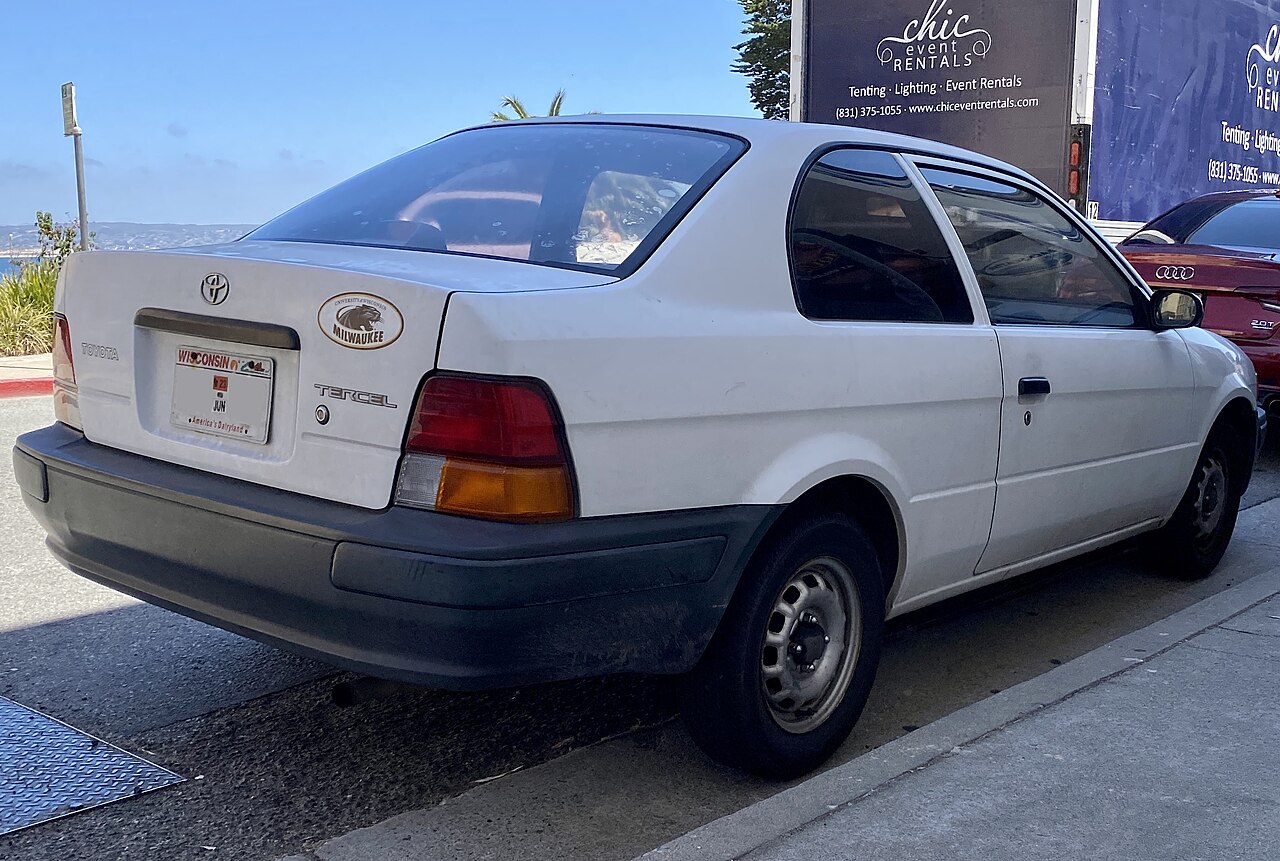 Фото TOYOTA TERCEL 1996