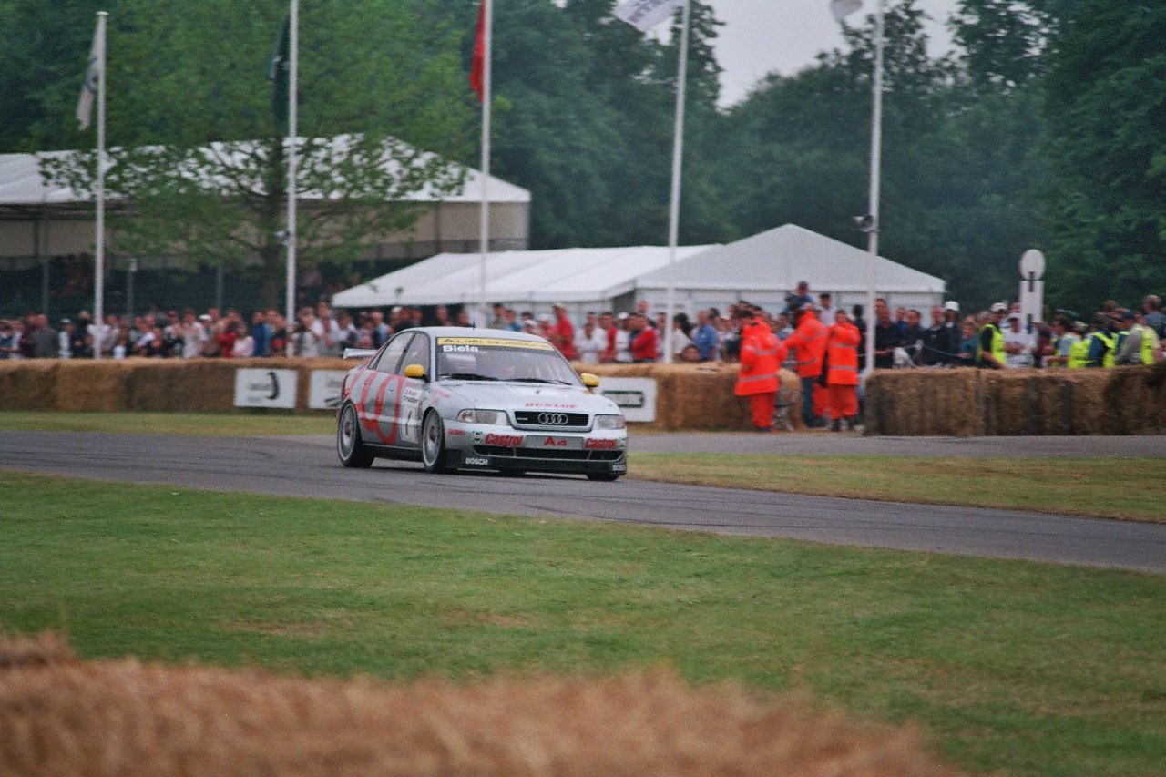 Фото AUDI A4 1997
