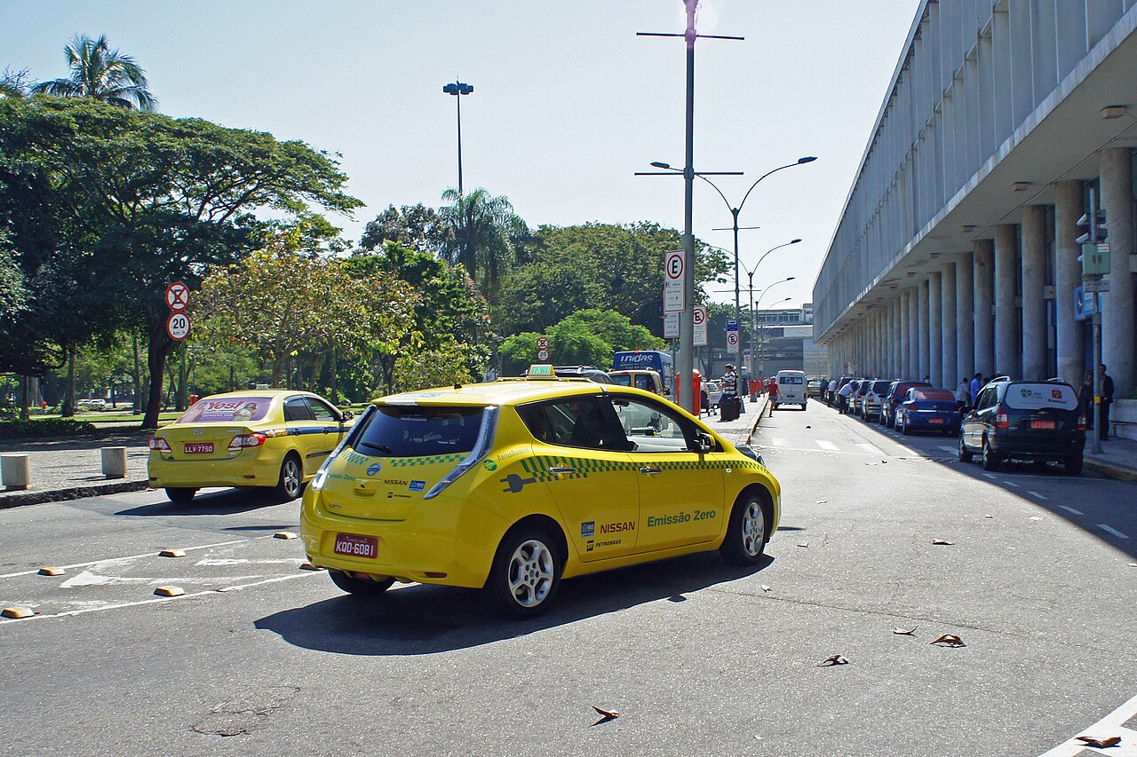 Фото NISSAN LEAF 2013