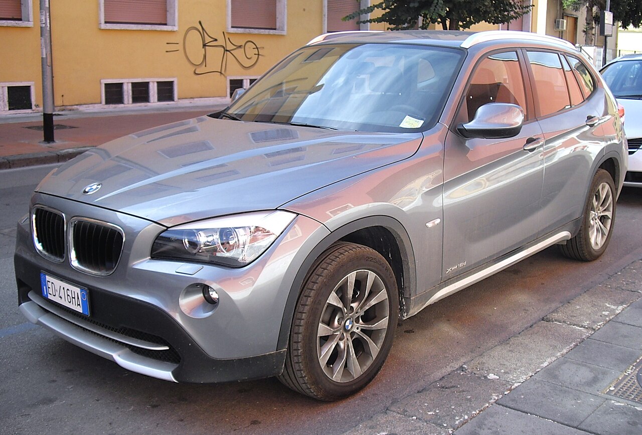 Фото BMW X1 2010
