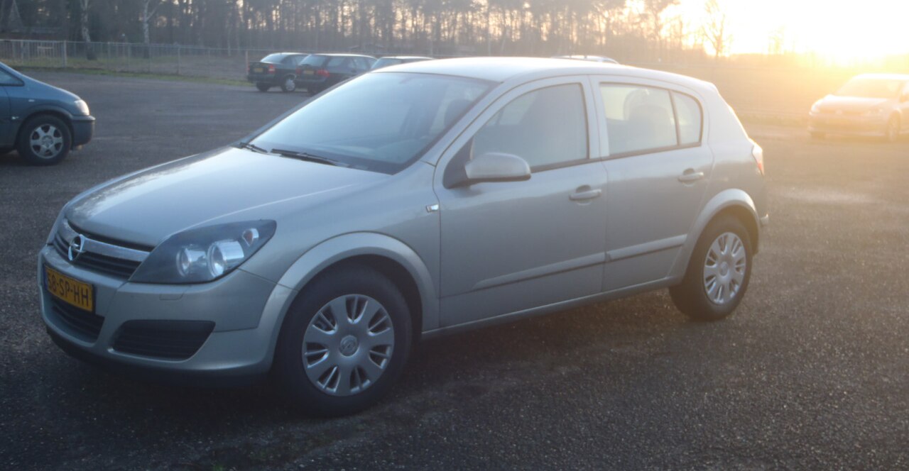 Фото OPEL ASTRA 2006