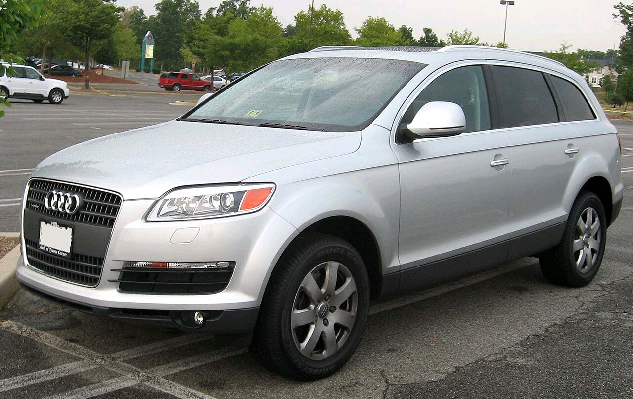 Фото AUDI Q7 2007