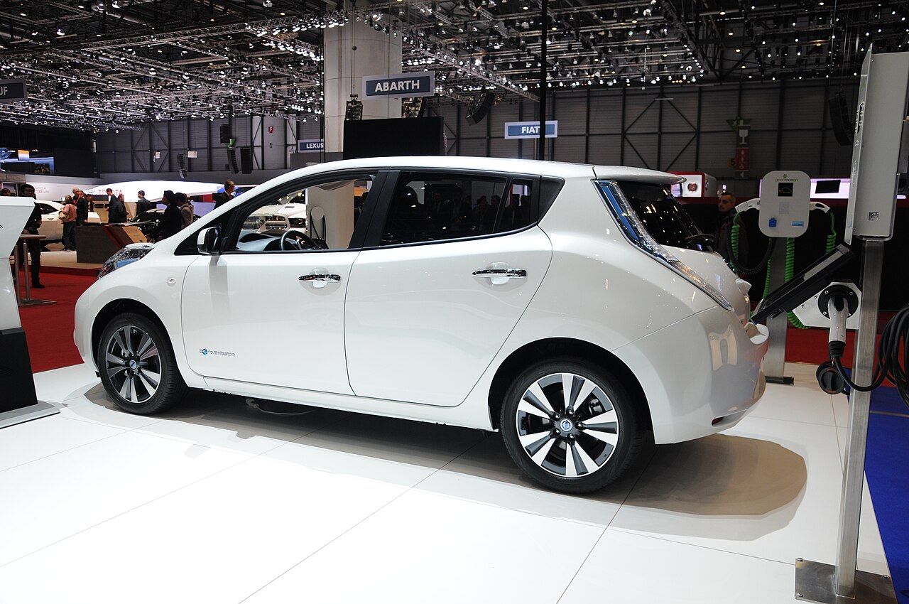 Фото NISSAN LEAF 2014