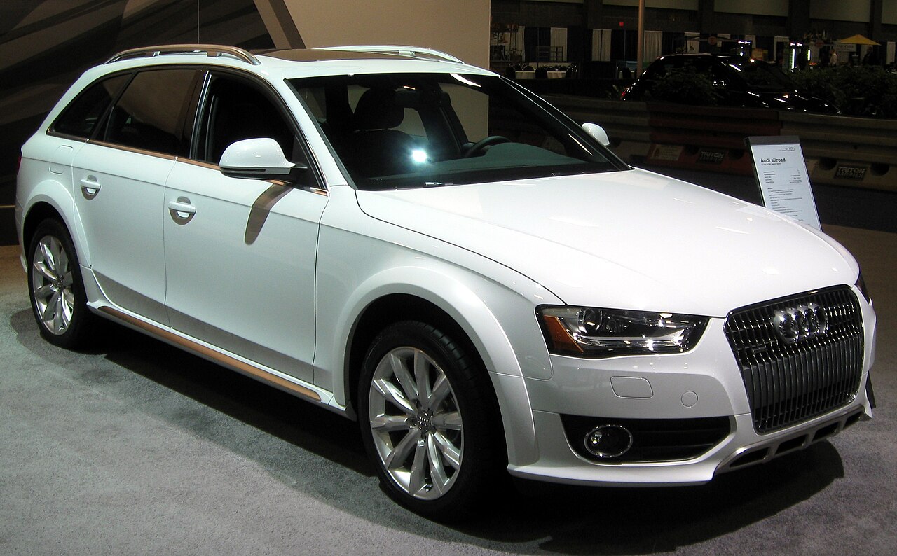 Фото AUDI A4 2012