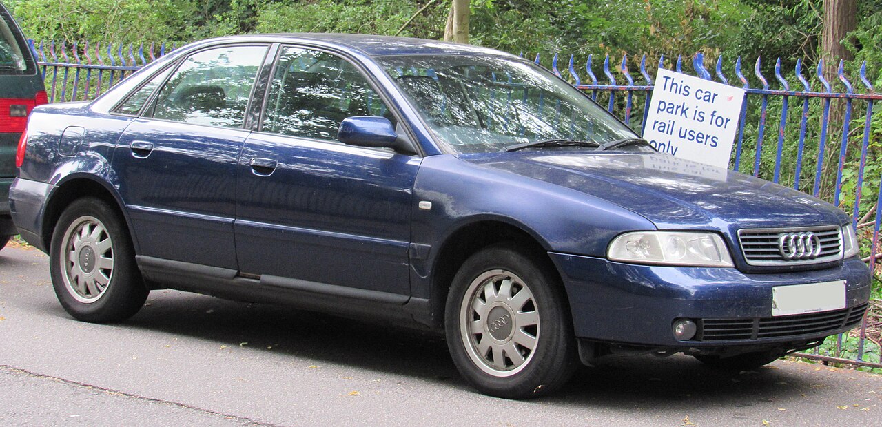 Фото AUDI A4 1999