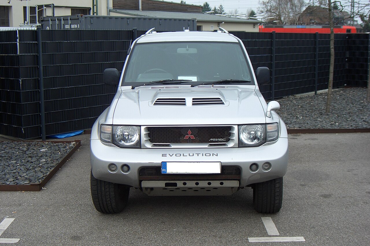 Фото MITSUBISHI PAJERO 2012