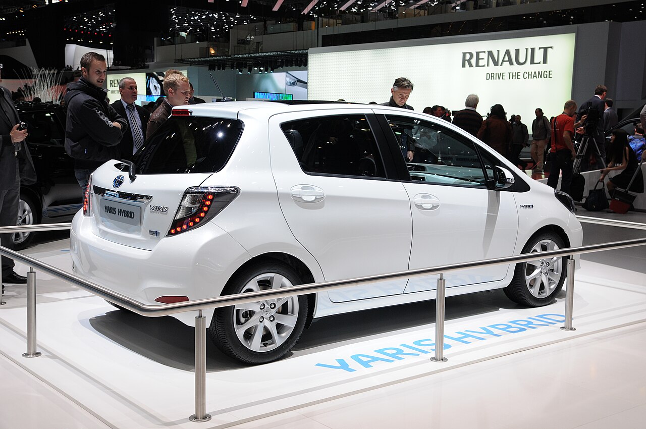Фото TOYOTA YARIS 2012