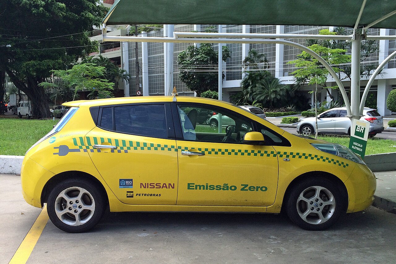 Фото NISSAN LEAF 2015