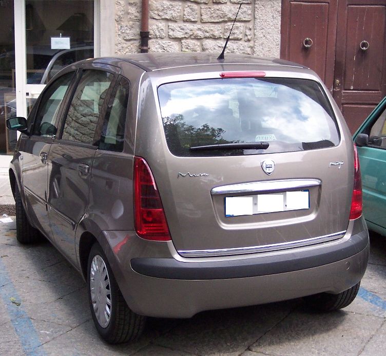Фото LANCIA MUSA 2006