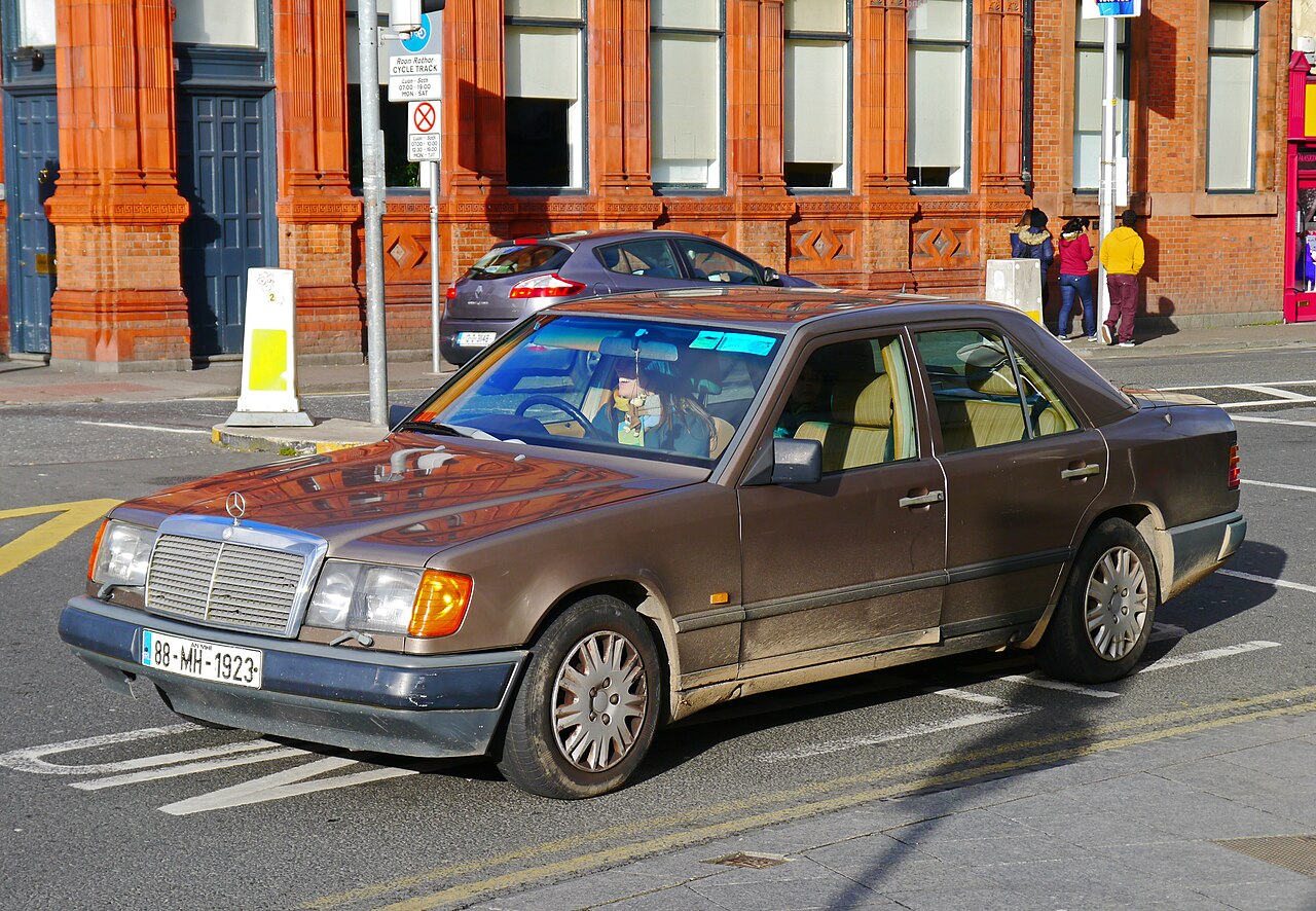 Фото MERCEDES-BENZ 230 1988