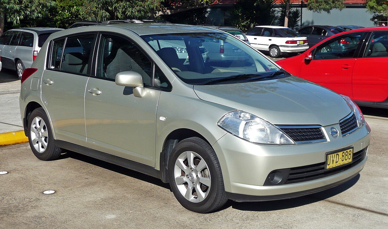Фото NISSAN TIIDA 2010