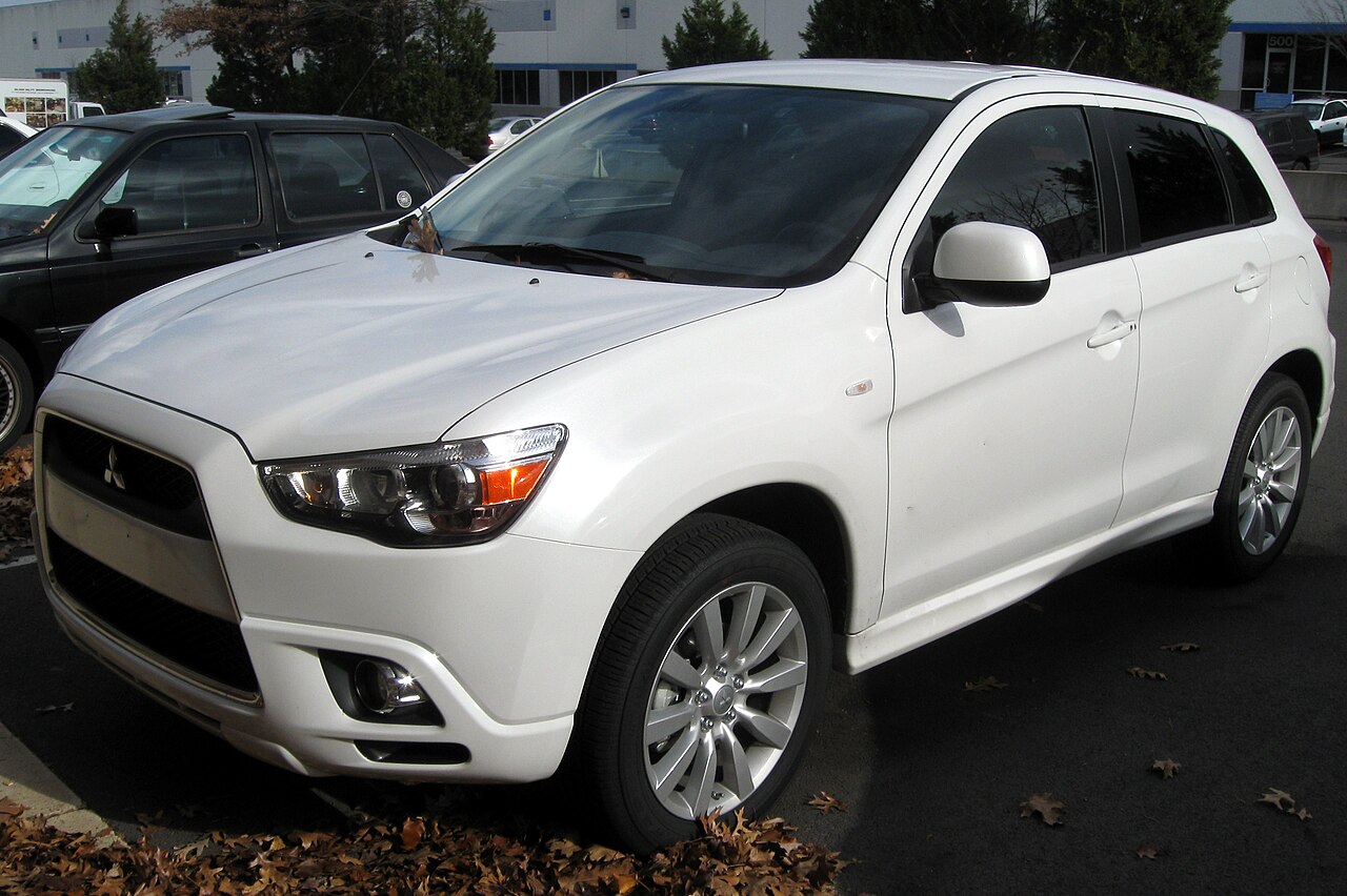 Фото MITSUBISHI OUTLANDER 2011