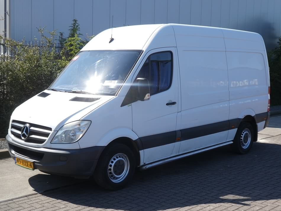Фото MERCEDES-BENZ SPRINTER 318 CDI 2008