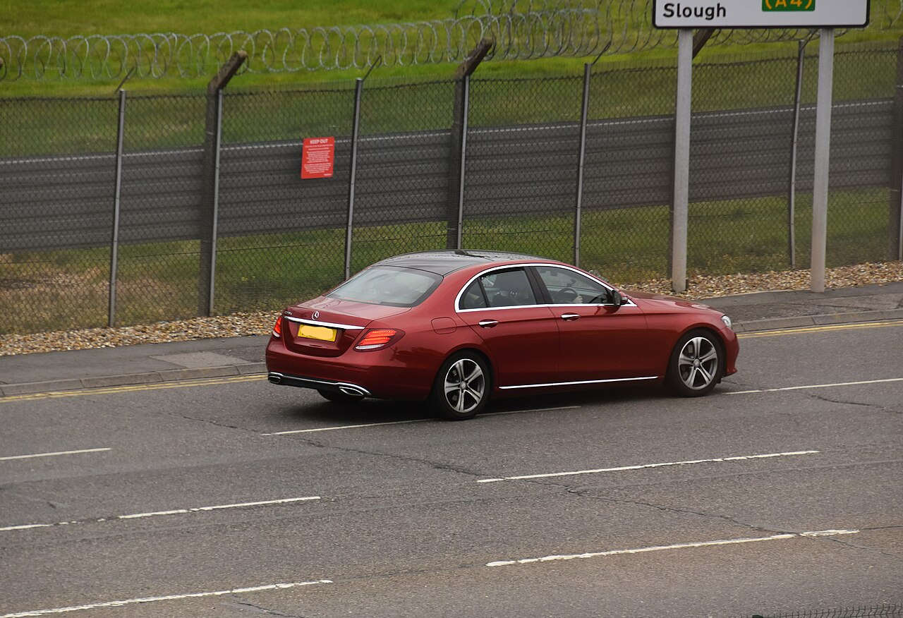 Фото MERCEDES-BENZ E 220 D 2016