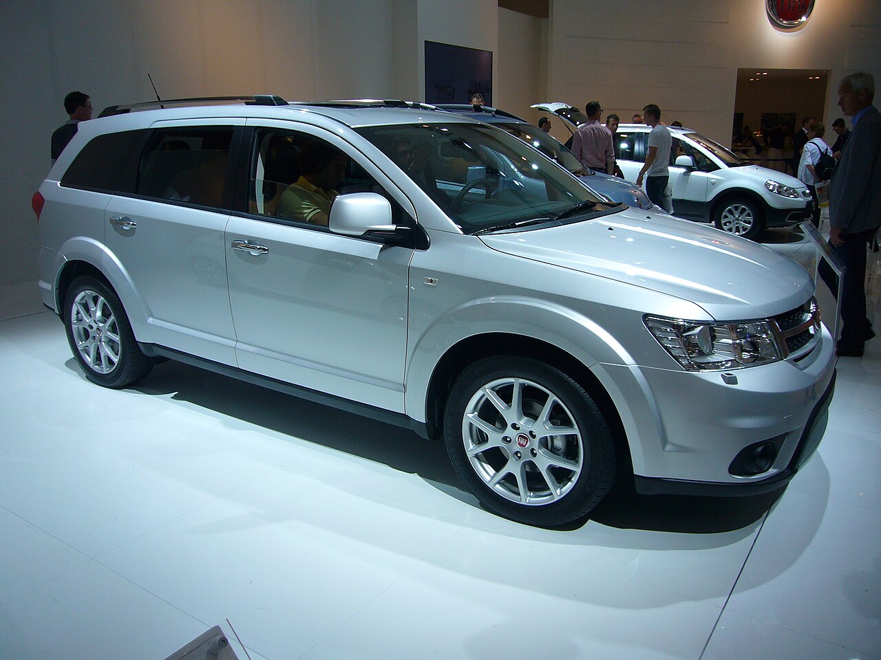 Фото FIAT FREEMONT 2011