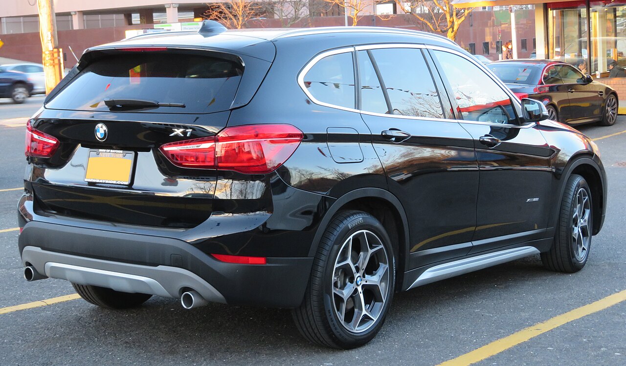 Фото BMW X1 2017