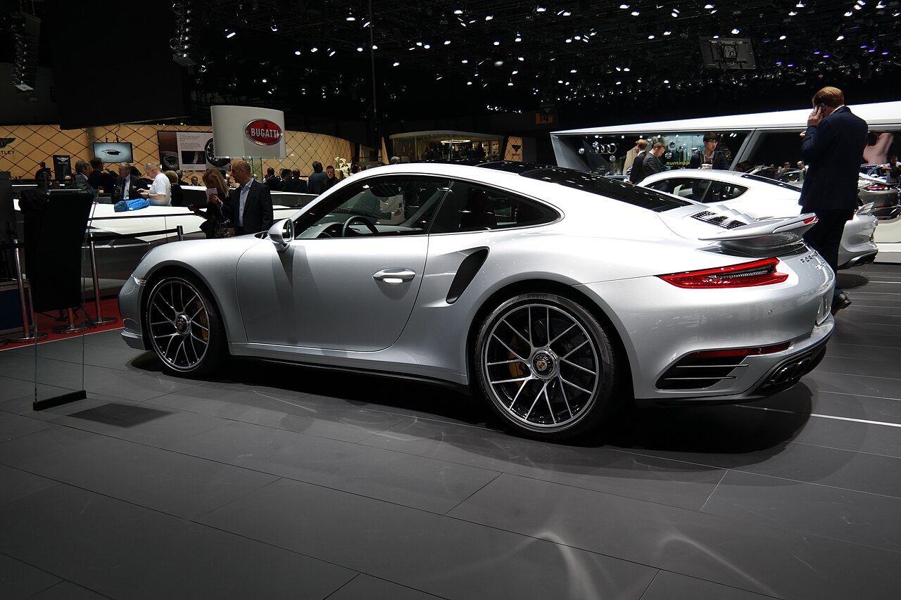 Фото PORSCHE 911 TURBO S 2016
