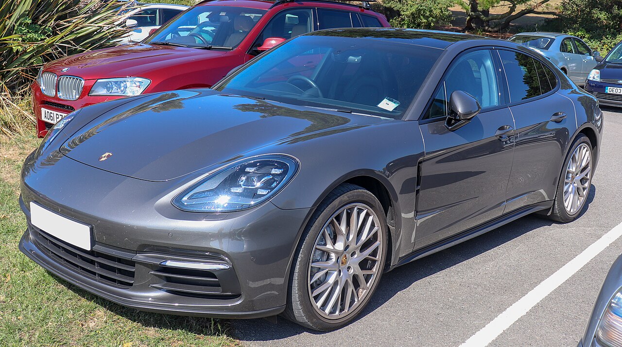 Фото PORSCHE PANAMERA 2017