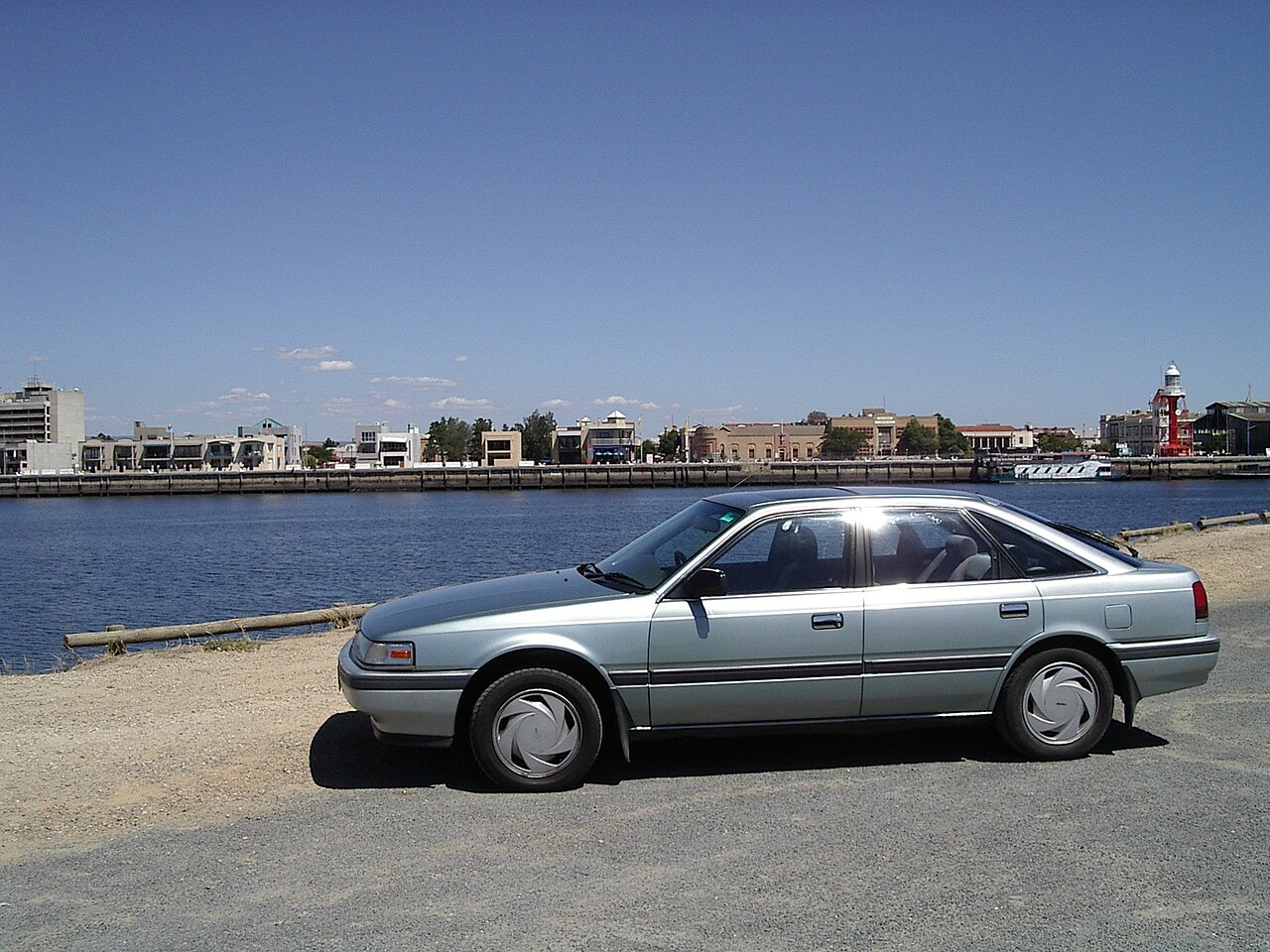 Фото MAZDA 626 1988